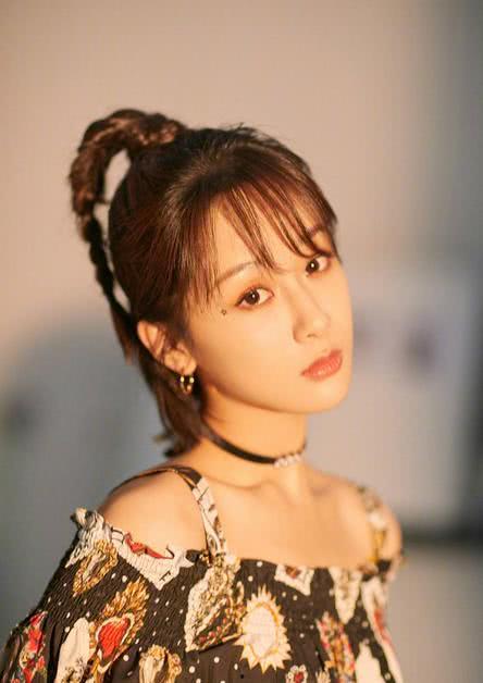 杨紫最新爆料出炉,娱乐圈背后的真实故事  第1张