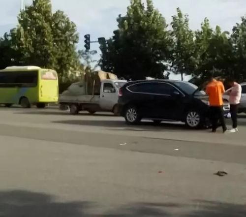 定州同城车祸最新爆料,悲剧现场细节曝光，调查深入进行中  第1张