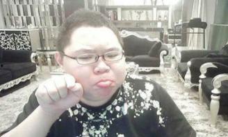 pdd爆料代打视频,揭秘代打视频背后的真相与内幕  第1张